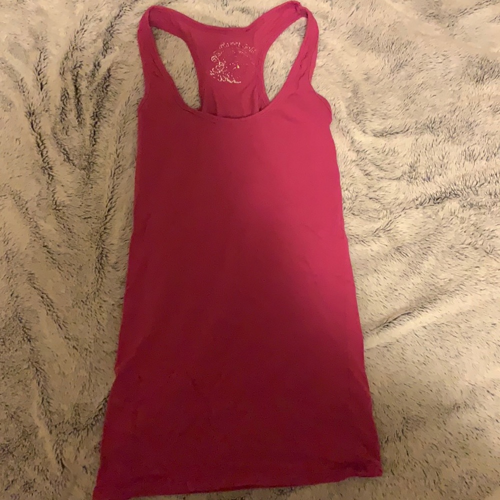 pink tank top